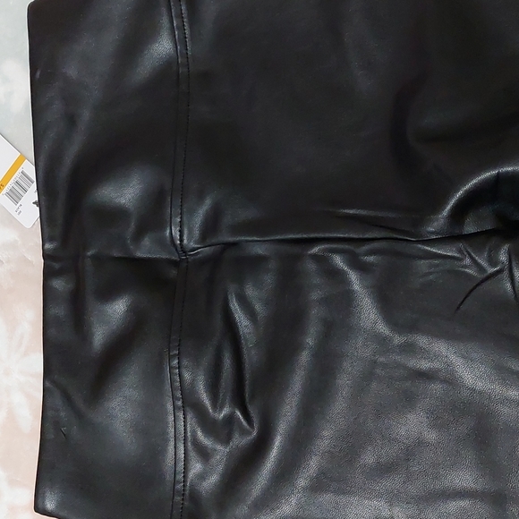 Laundry by Shelly Segal black pull on vegan leather pants - Picture 6 of 8